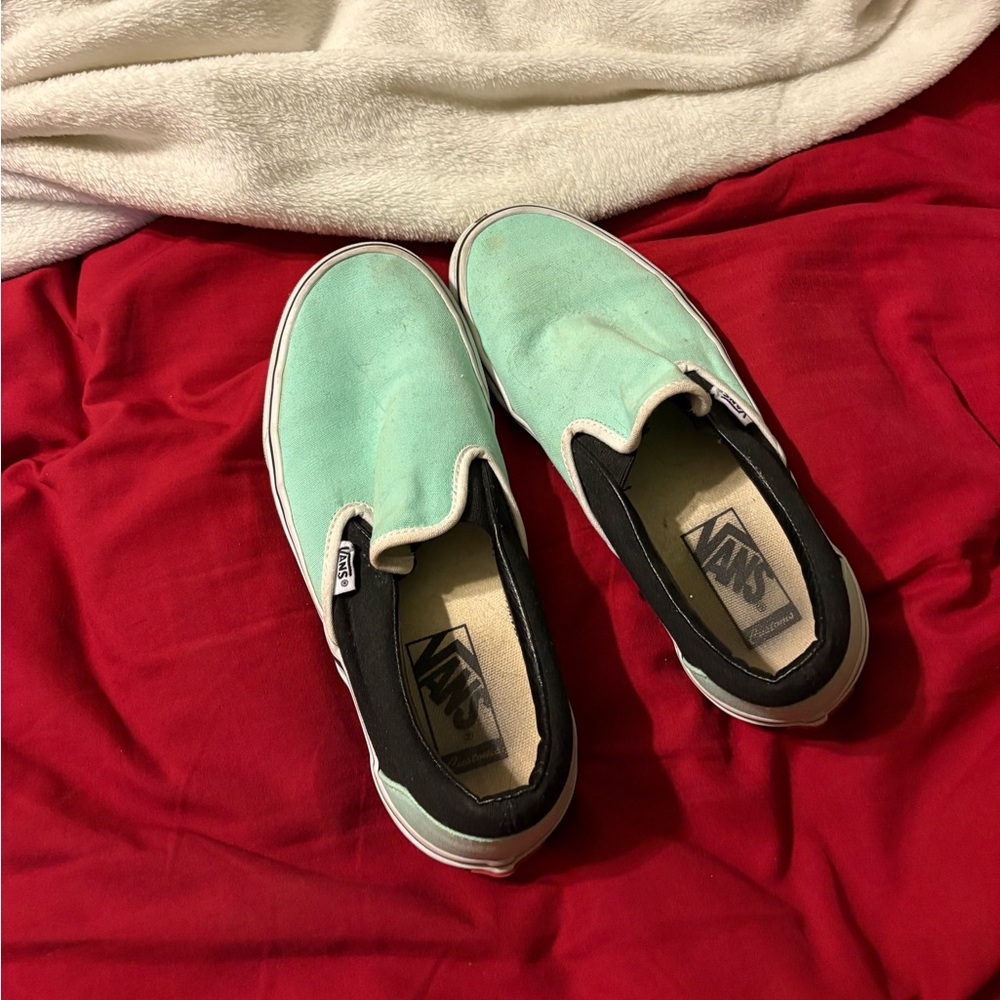 VANS SIZE 8.5 - Picture 2 of 3